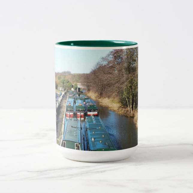 Many canal boats Two-Tone coffee mug (Center)