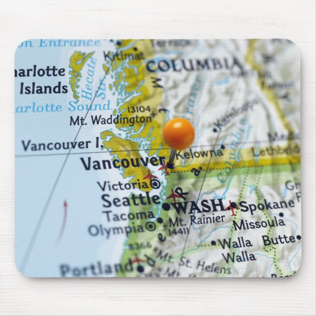 Map pin placed on Vancouver, Canada on map, Mouse Mat (Front)