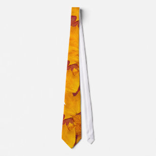 Maple leaves tie