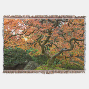 Maple Tree At The Japanese Gardens In Autumn Throw Blanket