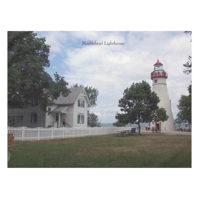 Marblehead Lighthouse & keepershouse tablecloth (Front (Horizontal))