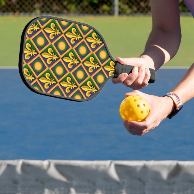 Mardi grass pattern with golden fleur-de-lis pickleball paddle (Insitu)