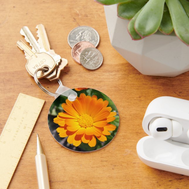 marigold flower keychain (Desk)