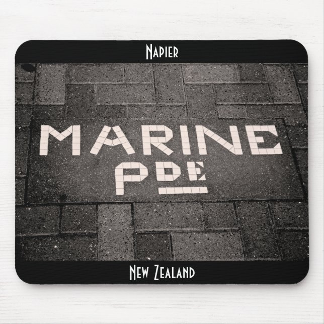 Marine Parade, Napier, New Zealand Mouse Mat (Front)