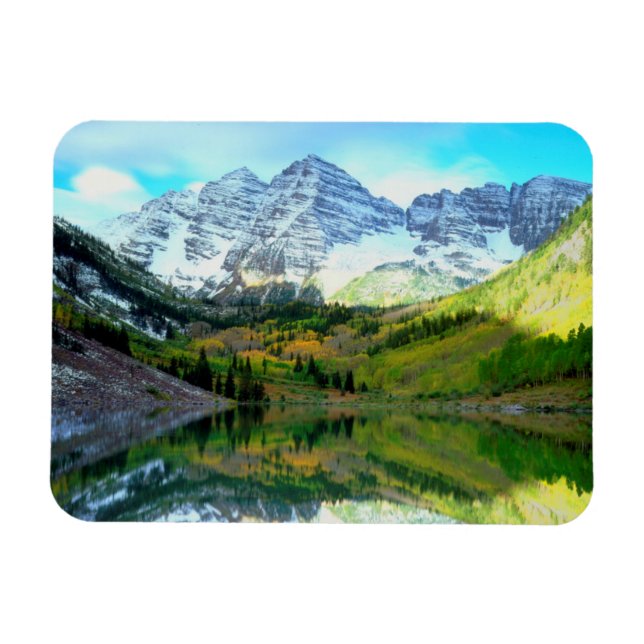 Maroon Bells reflecting in Maroon Lake Magnet (Horizontal)