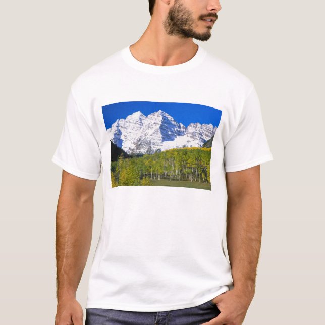 Maroon Bells with autumn aspen forest. T-Shirt (Front)
