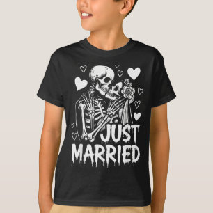 Married Gothic Skeletons Wedding Party Spooky Vibe T-Shirt