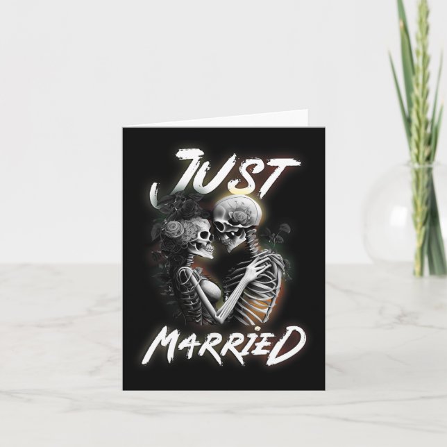 Married Halloween Skeleton Bride And Groom Wedding Card (Front)