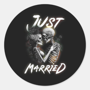 Married Halloween Skeleton Bride And Groom Wedding Classic Round Sticker