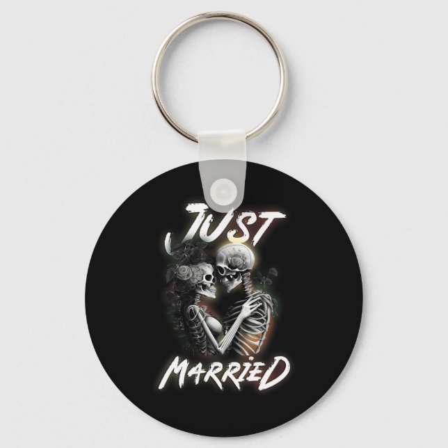 Married Halloween Skeleton Bride And Groom Wedding Key Ring (Front)