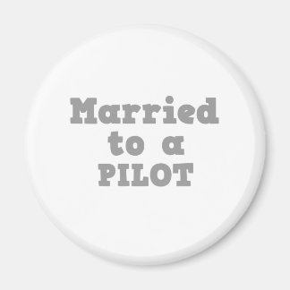 MARRIED TO A PILOT MAGNET