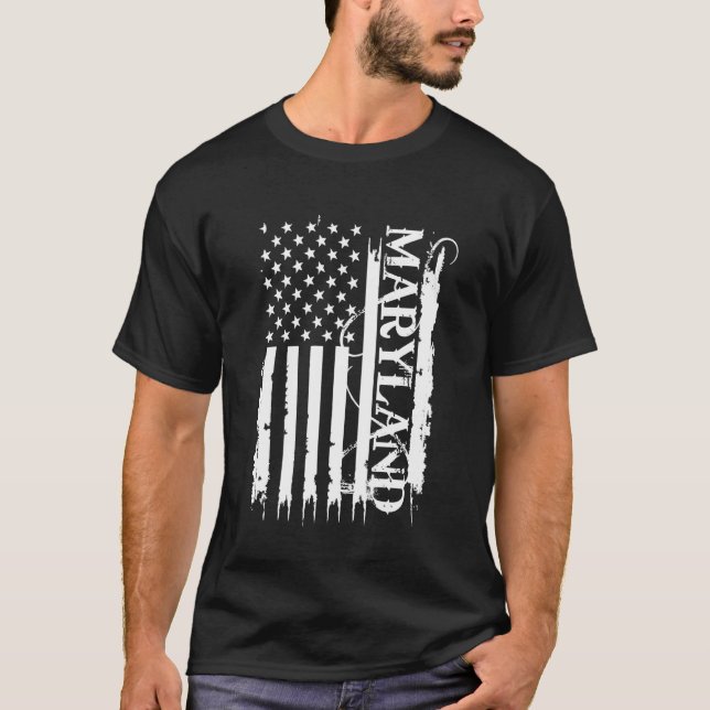 Maryland United States Distressed w US Flag T-Shirt (Front)