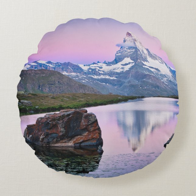 Matterhorn mountain in Zermatt, Switzerland Round Cushion (Front)