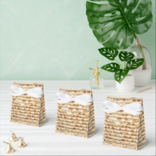 Matzah biscuit flatbread favour box