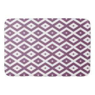 Mauve and white diamond pattern bath mat