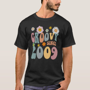 Mb Groovy Since 2009 Retro Hippie Flower 13th Birt T-Shirt