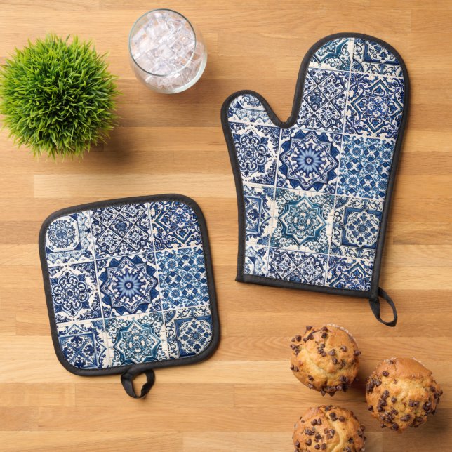 Mediterranean Tiles, Portuguese, Azulejo, Majolica Oven Mitt & Pot Holder Set (Top Down)