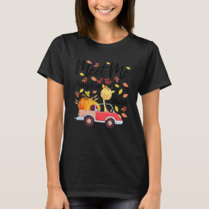 Meet Me At The Pumpkin Patch Giraffe Pumpkins Kid T-Shirt