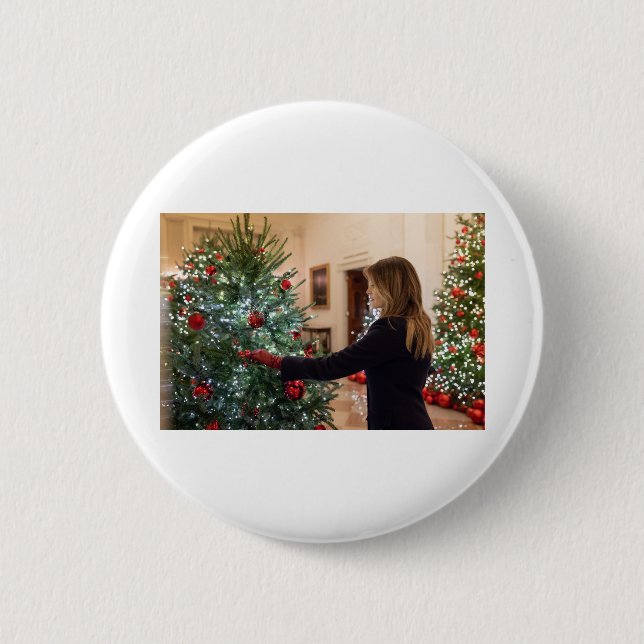 Melania Trump Decorating Christmas Tree 6 Cm Round Badge (Front)