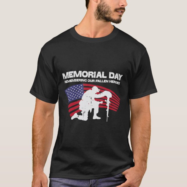 Memorial Day Remembering Our Fallen Heroes US Flag T-Shirt (Front)