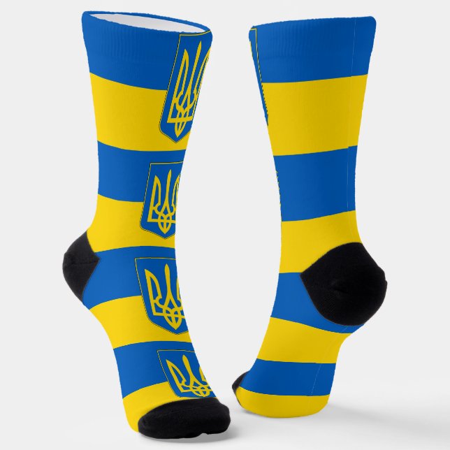 Men crew socks with flag of Ukraine (Angled)