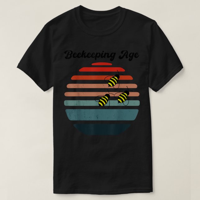 Mens Beekeeping Age Beekeeper Dad Bees  T-Shirt (Design Front)