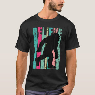Mens Bigfoot Yeti Vintage Distressed Fun Birthday T-Shirt