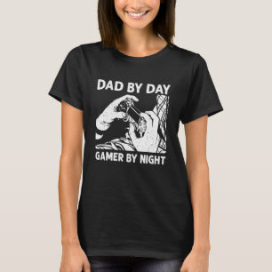 Mens Dad By Day Gamer By Night - Cool Video Game C T-Shirt