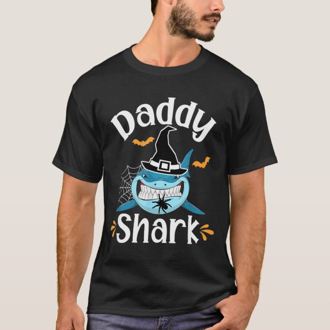 Mens Daddy Shark Funny Halloween Daddy Announcemen T-Shirt (Front)