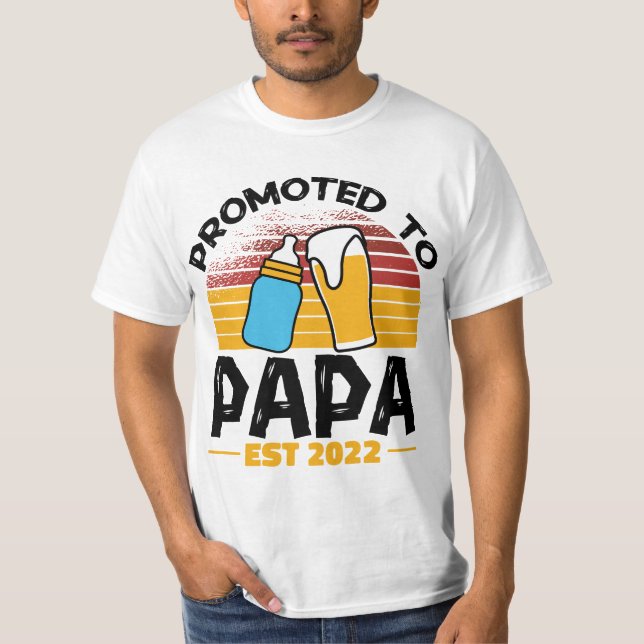 Mens First Time Grandpa Promoted to Papa 2022  T-Shirt (Front)
