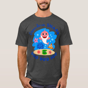 Mens Grandma Shark Gift Cute Baby Shark Design T-Shirt
