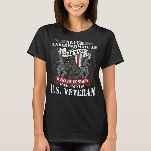 Mens Never Underestimate An Old Man Funny US Veter T-Shirt (Front)