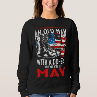 Mens Never Underestimate An Old Man With A Dd 214  Sweatshirt