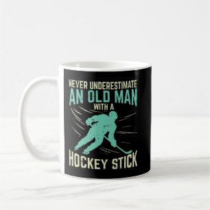 Mens Never Underestimate An Old Man With a Kayak A Coffee Mug