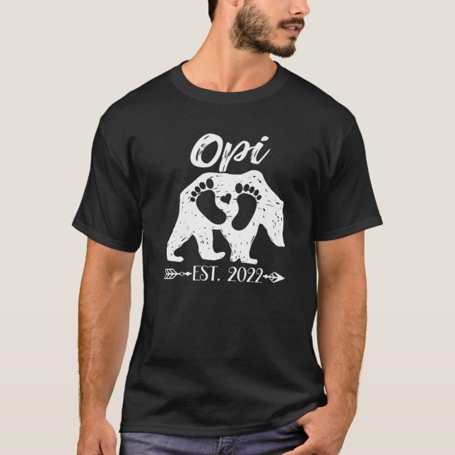 Mens New Opi Grandpa Bear Est 2022 Baby Shower Ann T-Shirt (Front)
