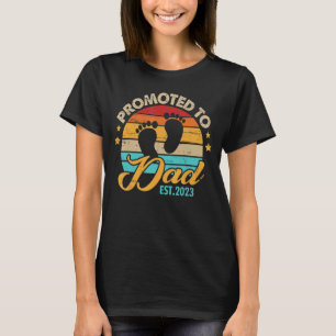 Mens Promoted To Dad 2023 Father's Day First Time T-Shirt