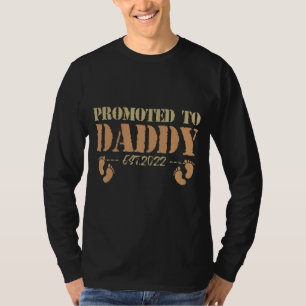 Mens Promoted To Daddy 2022 For New Dad First Tim T-Shirt