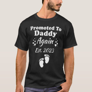 Mens Promoted To Daddy Again Est 2023 Pregnancy An T-Shirt