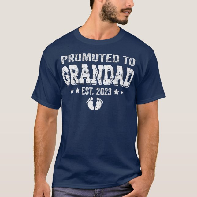 Mens Promoted To Grandad Est 2023 Pregnancy T-Shirt (Front)