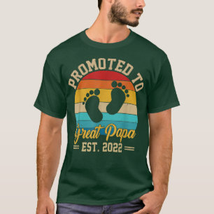 Mens Promoted to Great Papa 2022 Retro Funny Pregn T-Shirt