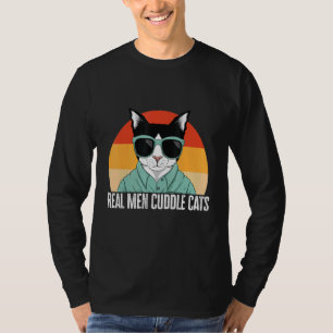 Mens Real Men Cuddle Cats Cat Vintage Mens Cat Dad T-Shirt