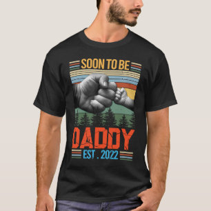 Mens Retro Soon To Be Daddy Est 2022 First Daddy T-Shirt