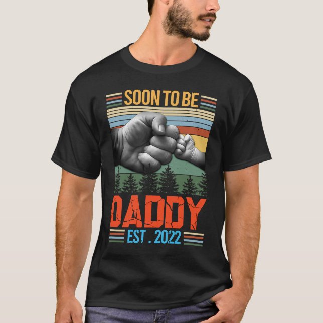 Mens Retro Soon To Be Daddy Est 2022 First Daddy T-Shirt (Front)