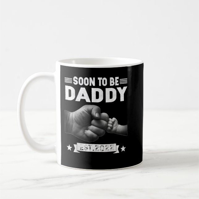 Mens Soon To Be Daddy Est.2022 Retro Fathers Day N Coffee Mug (Left)