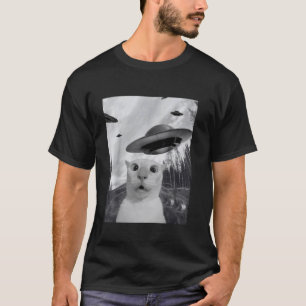 Mens Womens Funny Cat Selfie With UFO T-Shirt