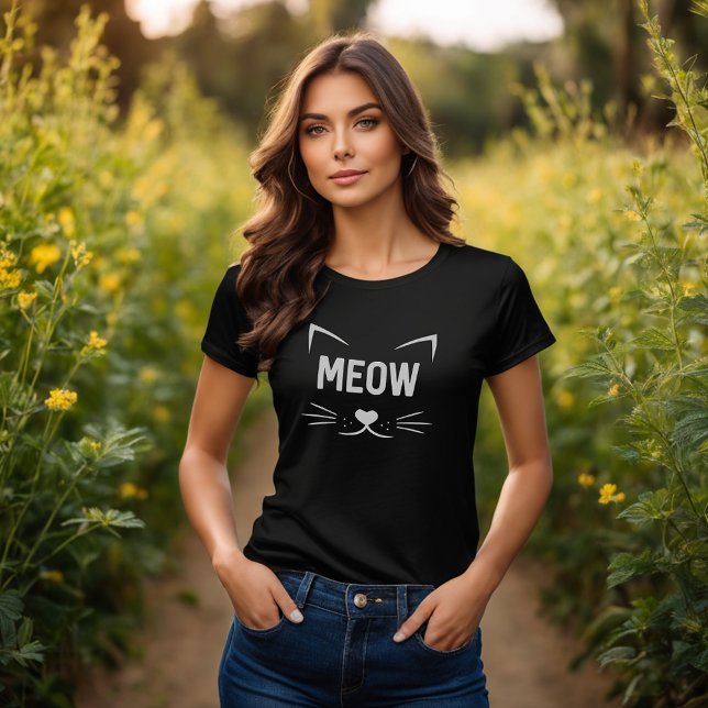 Meow Cute Cat Face Cartoon Graphic Tee Shirt (Pawsitively Cute: 'Meow' Cat Face Cartoon Graphic Tee Shirt 🐱😺)