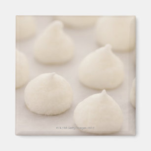 Meringue desssert magnet