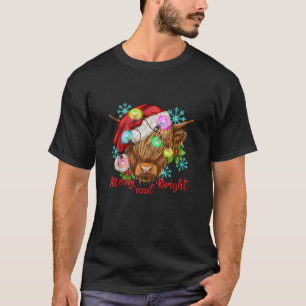 Merry And Bright Christmas Highland Cow Santa Hat  T-Shirt