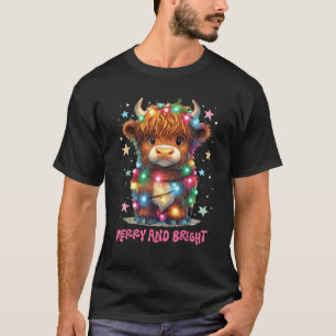 Merry And Bright Cute Highland Cow Christmas Xmas T-Shirt