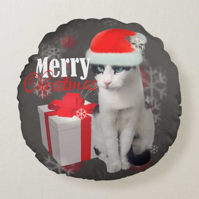 Merry Christmas Cat and Pack Round Cushion (Front)